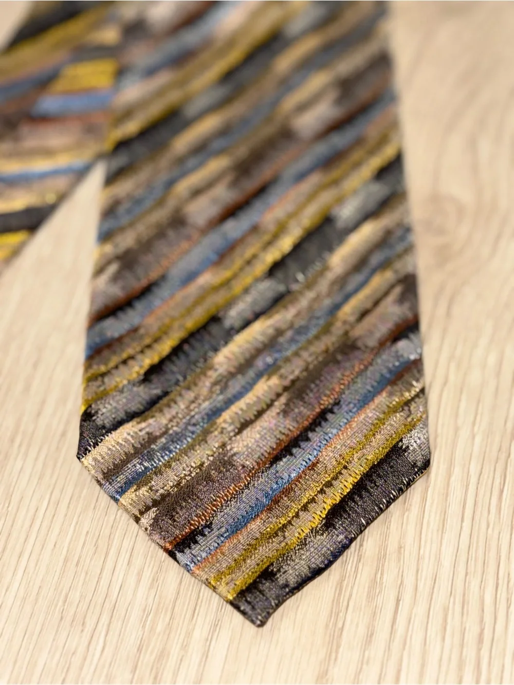 Pavone Men’s 100% Silk Abstract Diagonal Striped Designer Necktie Made In Italy